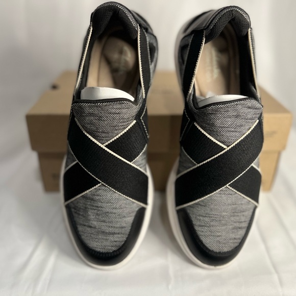 Women's Collection Teagan Go Sneakers - Picture 2 of 6